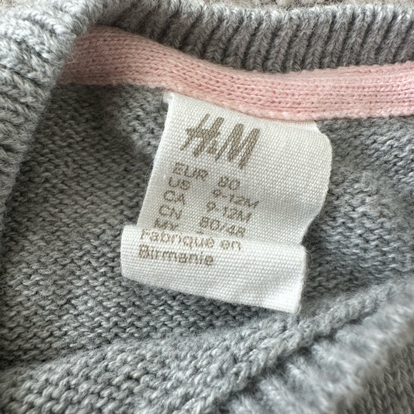 ⭐️HOST PICK⭐️ H&M baby girl sweater with multi-colored swiss dots - Picture 5 of 6